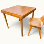 Table Portefeuille Minvielle et chaise amsterdam par ARP
