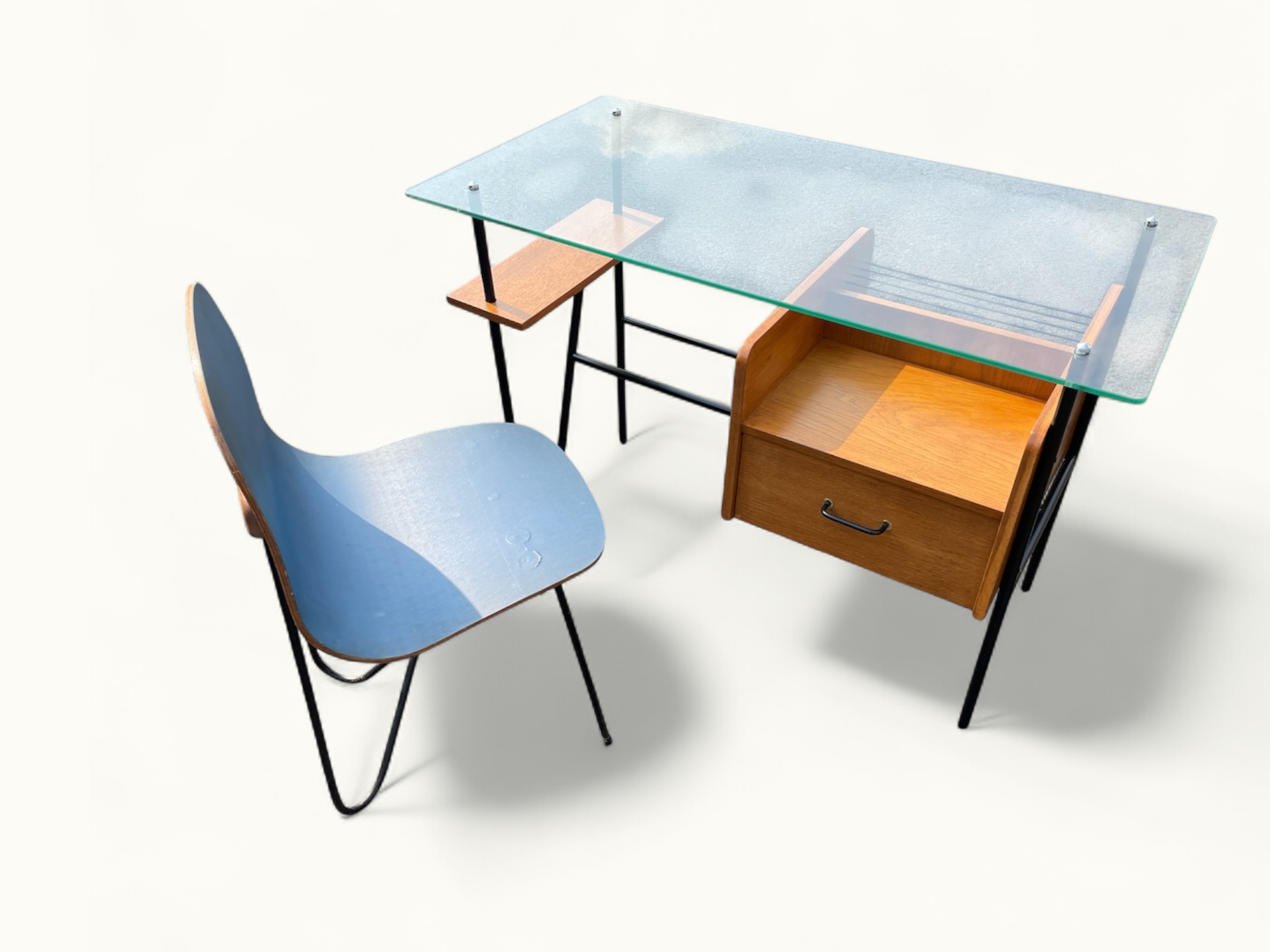 Bureau Azzano Frères 1956 Bois, fer et Glace, Chaise de Robert et Jacques Perreau