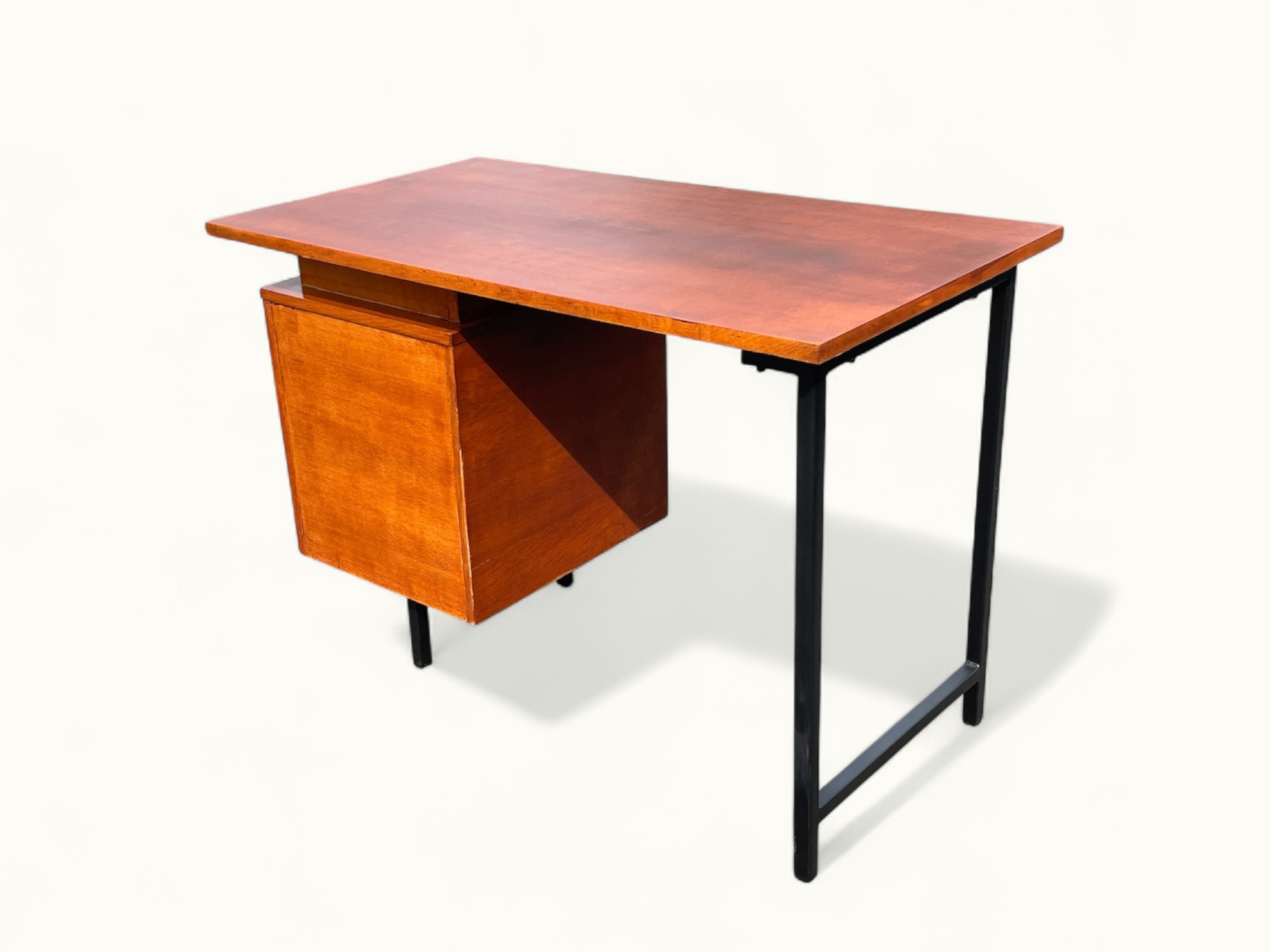 Bureau Pierre Paulin CM 172