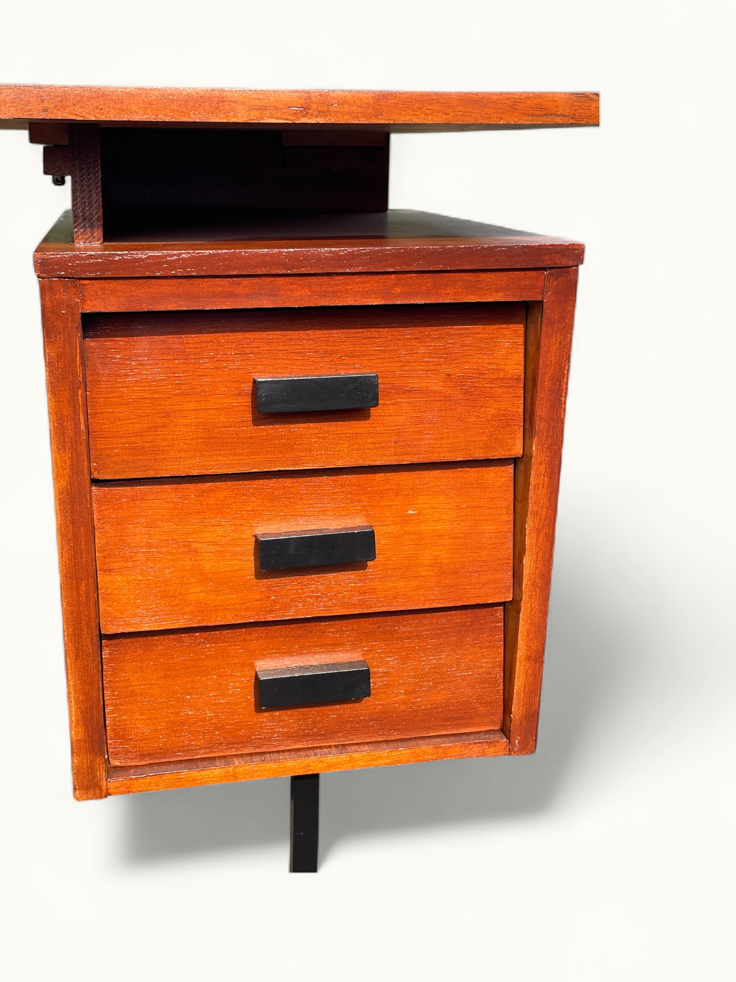 Bureau Pierre Paulin CM 172 detail