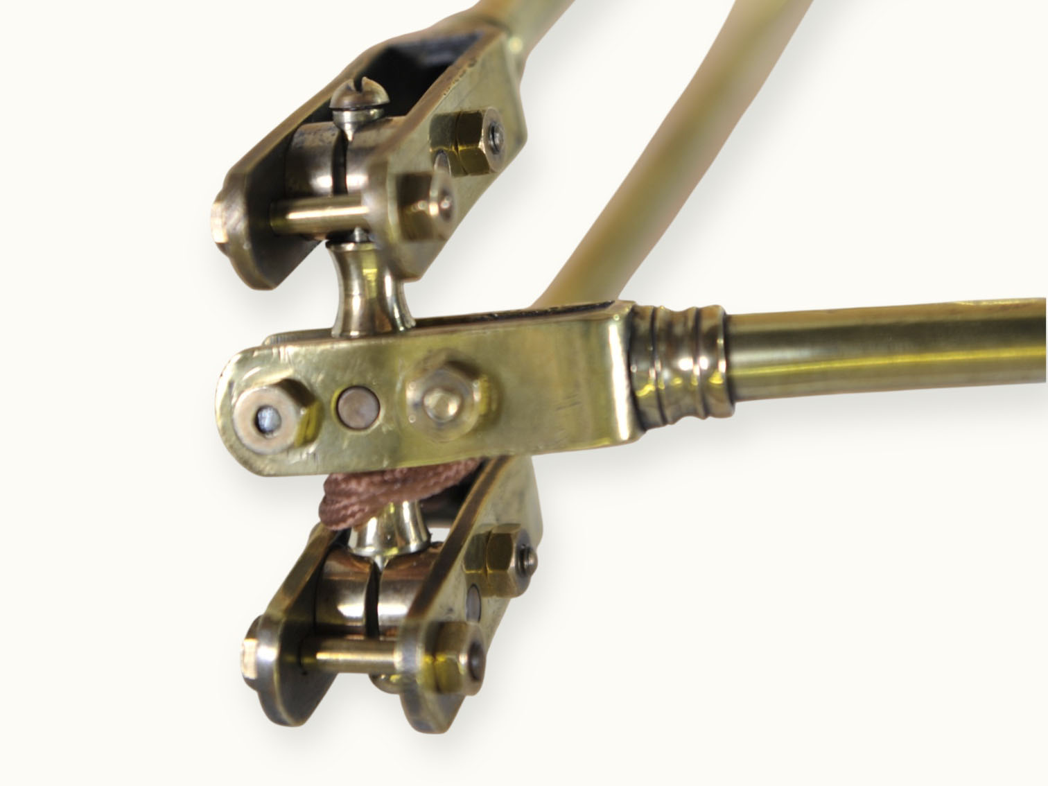 applique-genouillere-modele-3362-7 Applique Genouillère à articulations automatiques et indéréglables, modèle 3.362 - Éditeur : Manufacture Parisienne d'Appareillage Electrique