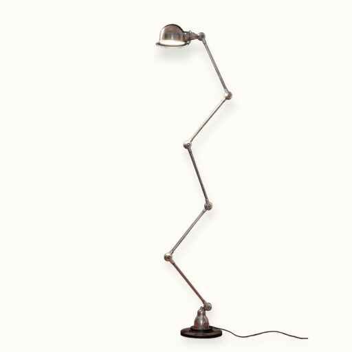 Jieldé - Création de lampe Jieldé sur commande, sur base d'assemblages de pièces anciennes rénovées.