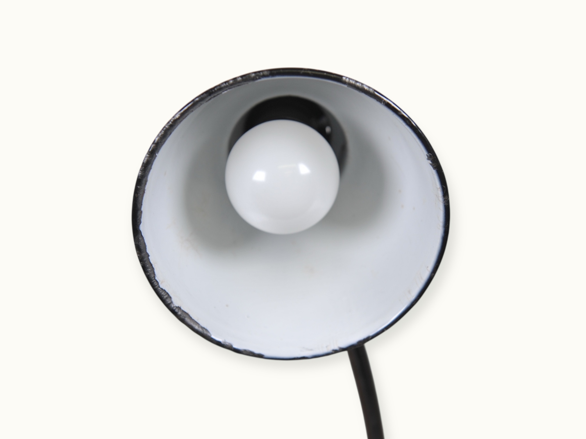 Lampe orientable Lucida, production européenne milieu XXᵉ siècle — élégance fonctionnelle et articulations de précision. Modèle attribué, avec prudence, à Gebr. Jacobus (Gebrüder Jacobus)