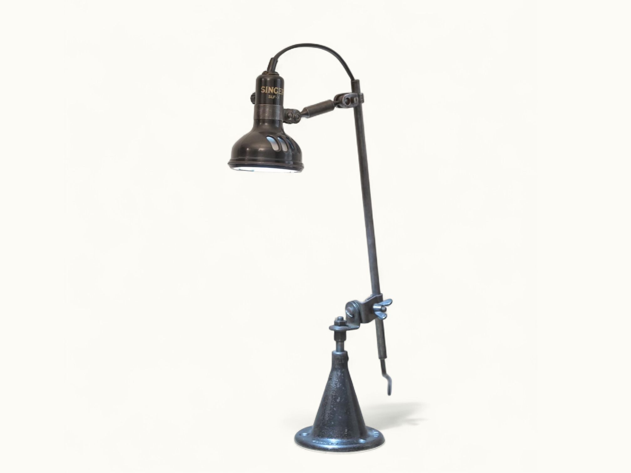 Lampe de couture vintage de marque SINGER modèle SLF 3 par SIMANCO