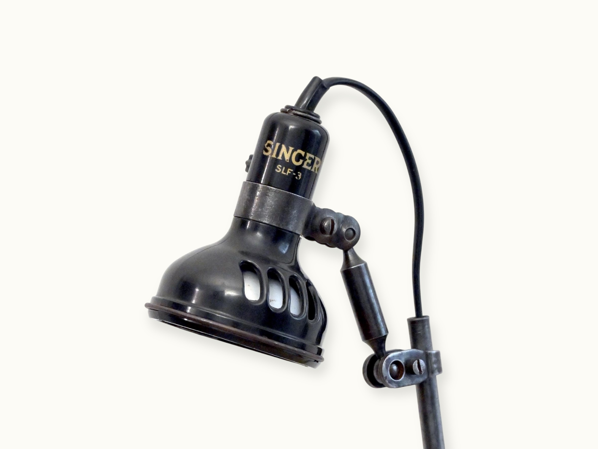 Lampe-machiniste-Singer-SLF-3-base-SIMANCO-4 Lampe de couture vintage de marque SINGER modèle SLF 3 par SIMANCO