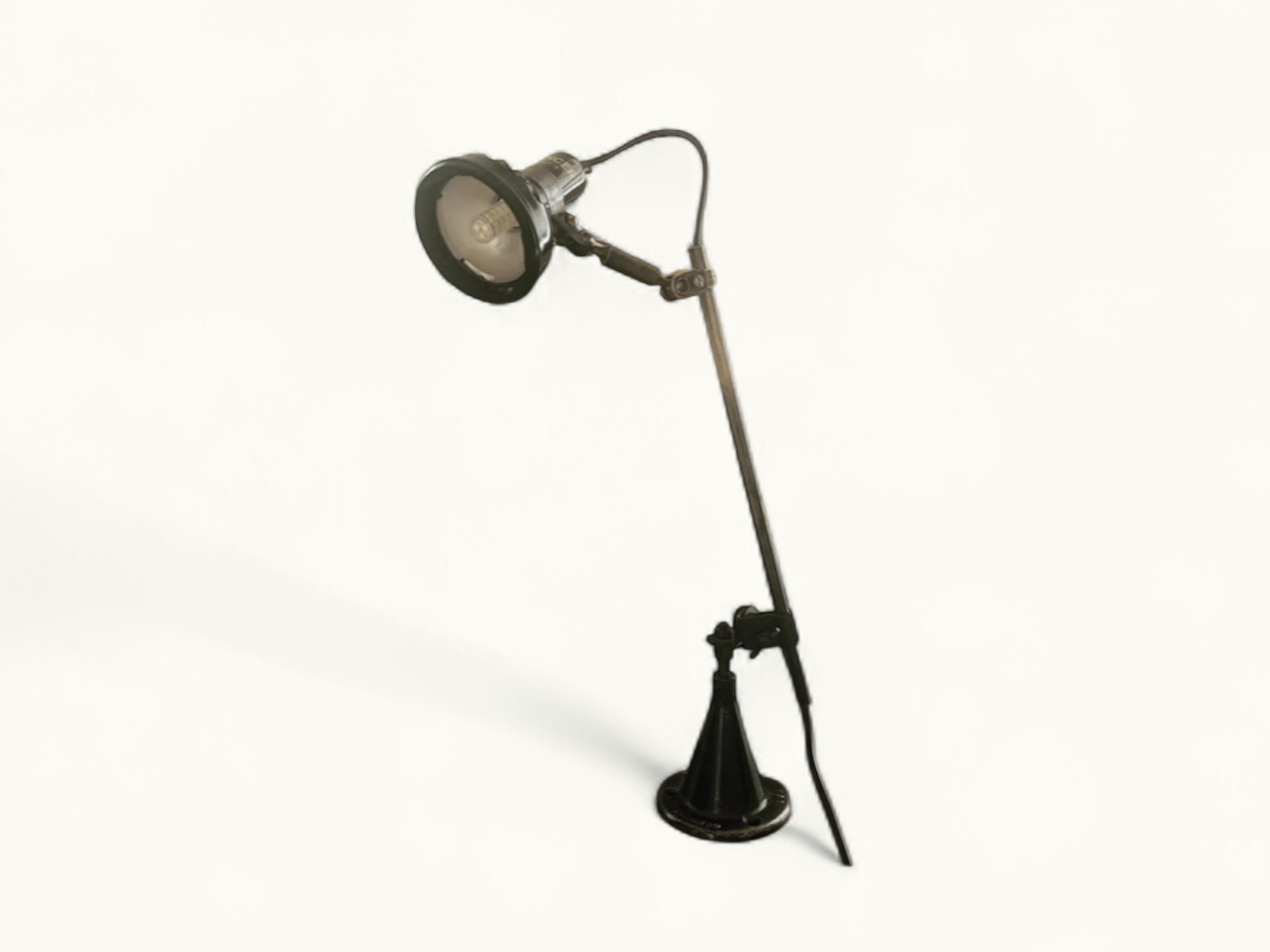Lampe de couture vintage de marque SINGER modèle SLF 3 par SIMANCO