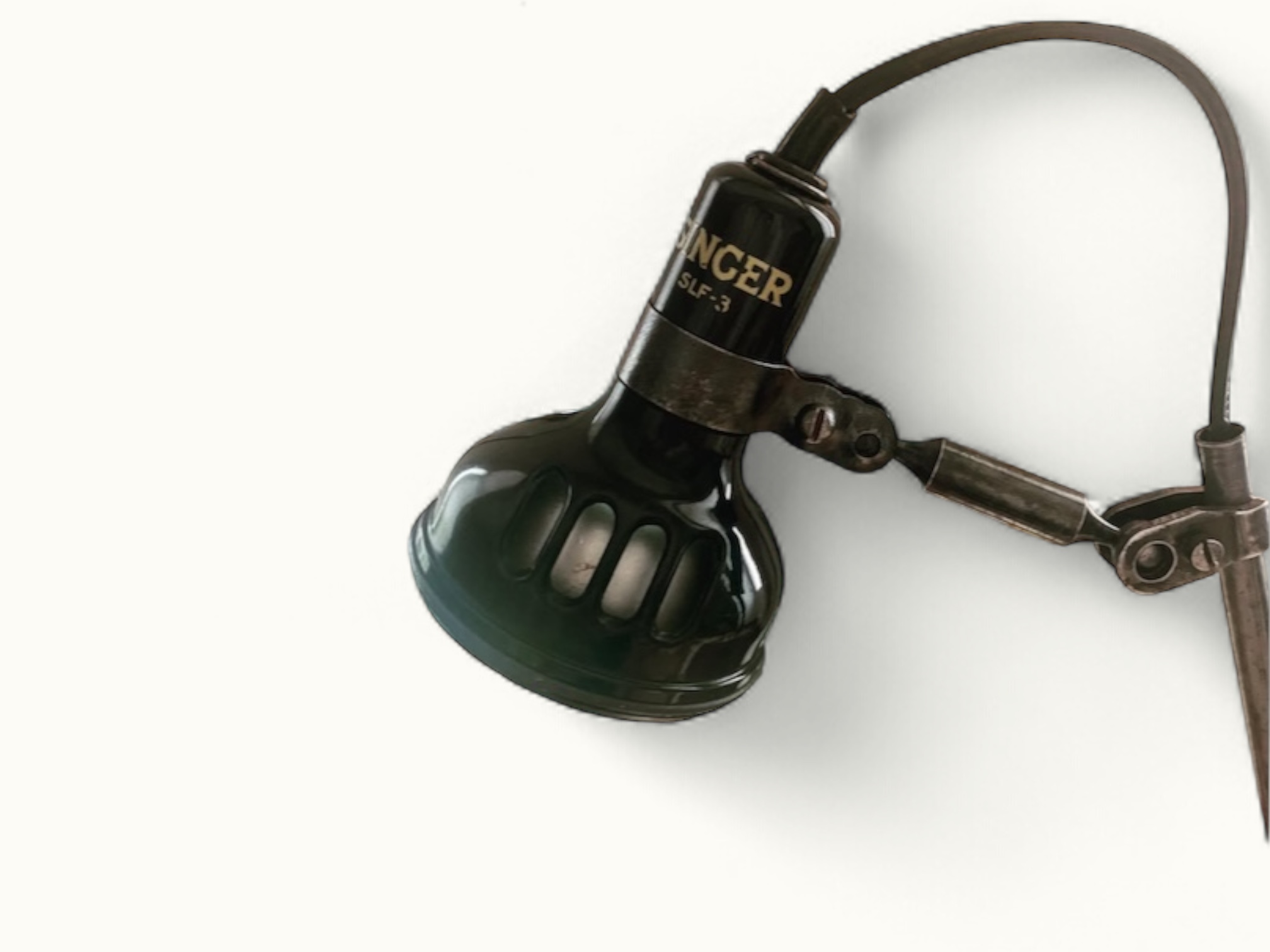 Lampe-machiniste-Singer-SLF-3-base-SIMANCO-8 Lampe de couture vintage de marque SINGER modèle SLF 3 par SIMANCO