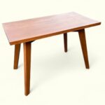 Table-basse-teck-Style-Scandinave-Brutaliste-circa-1950-1 table basse en teck massif, d’inspiration scandinave et brutaliste circa 1950