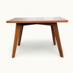 Table-basse-teck-Style-Scandinave-Brutaliste-circa-1950-2 table basse en teck massif, d’inspiration scandinave et brutaliste circa 1950