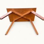 Table-basse-teck-Style-Scandinave-Brutaliste-circa-1950-5 table basse en teck massif, d’inspiration scandinave et brutaliste circa 1950